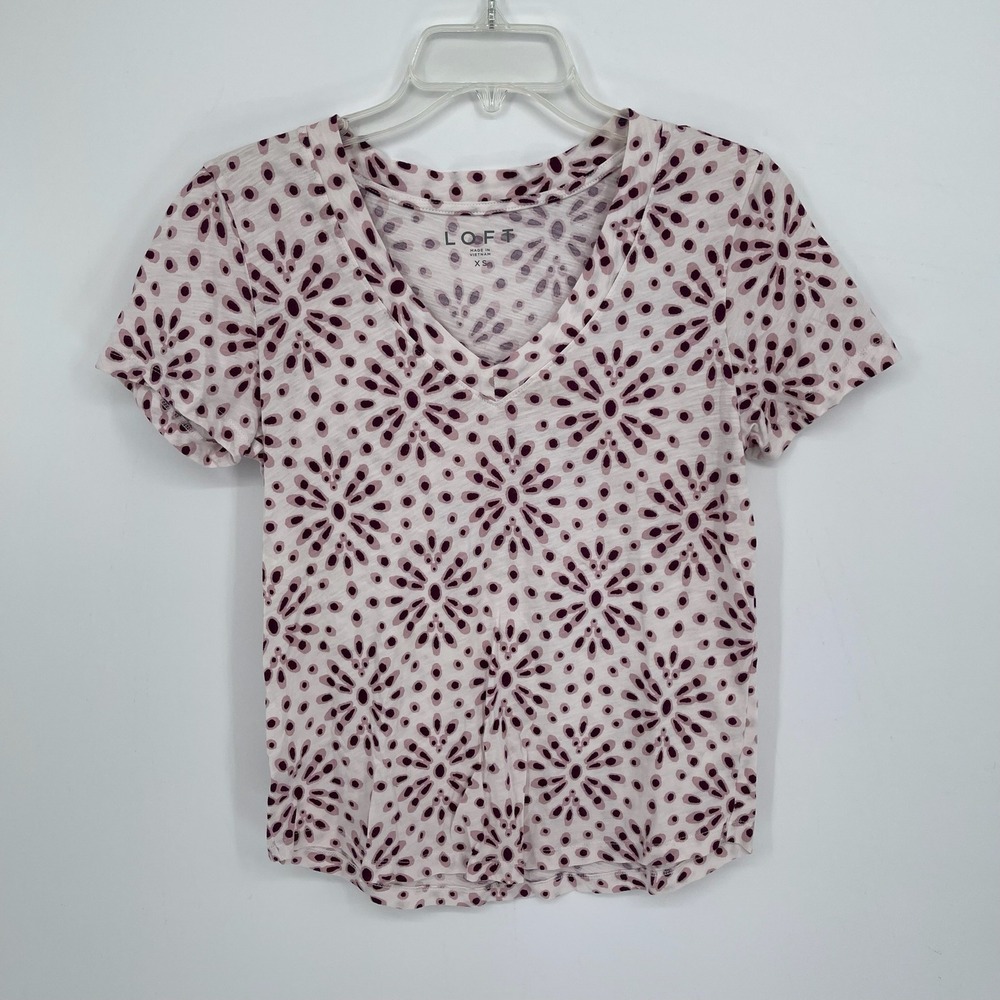 LOFT Women's Purple Floral Medallion Print V-Neck Short Sleeve T-Shirt Size XS